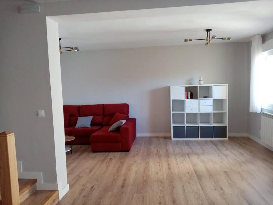 Casa Julio, Bonita Casa Comoda Y Espaciosa, Totalmente Reformada Con Terraza Y Jardin Privado Riezu ภายนอก รูปภาพ