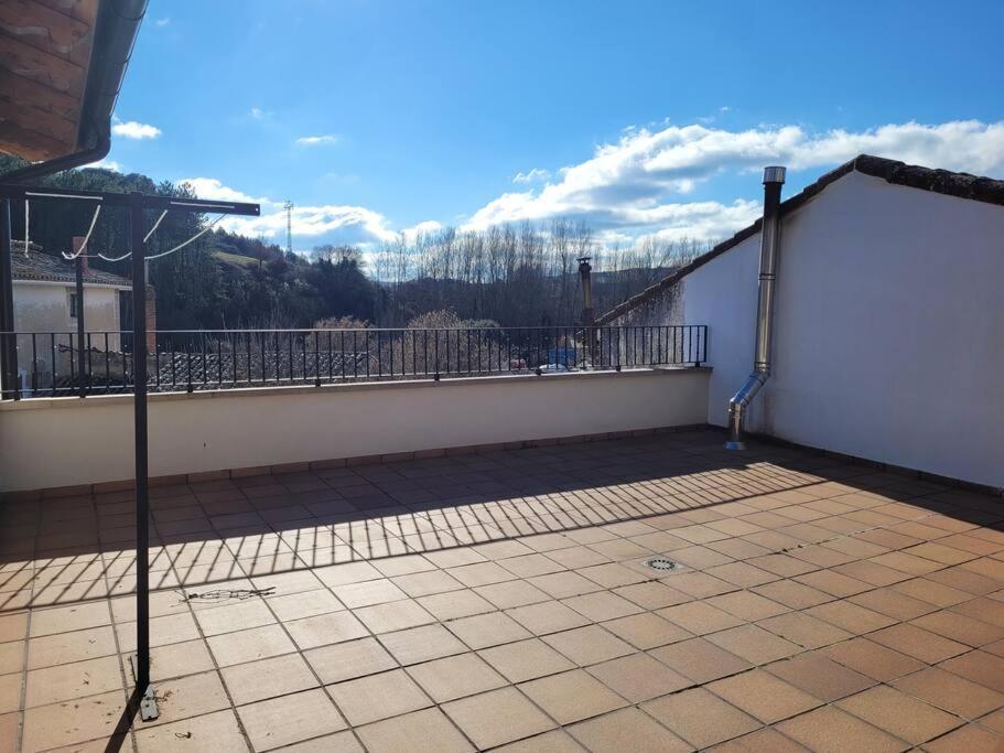 Casa Julio, Bonita Casa Comoda Y Espaciosa, Totalmente Reformada Con Terraza Y Jardin Privado Riezu ภายนอก รูปภาพ
