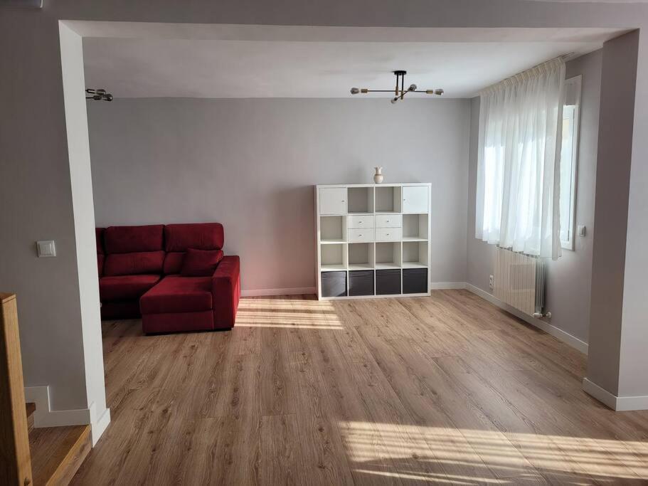 Casa Julio, Bonita Casa Comoda Y Espaciosa, Totalmente Reformada Con Terraza Y Jardin Privado Riezu ภายนอก รูปภาพ