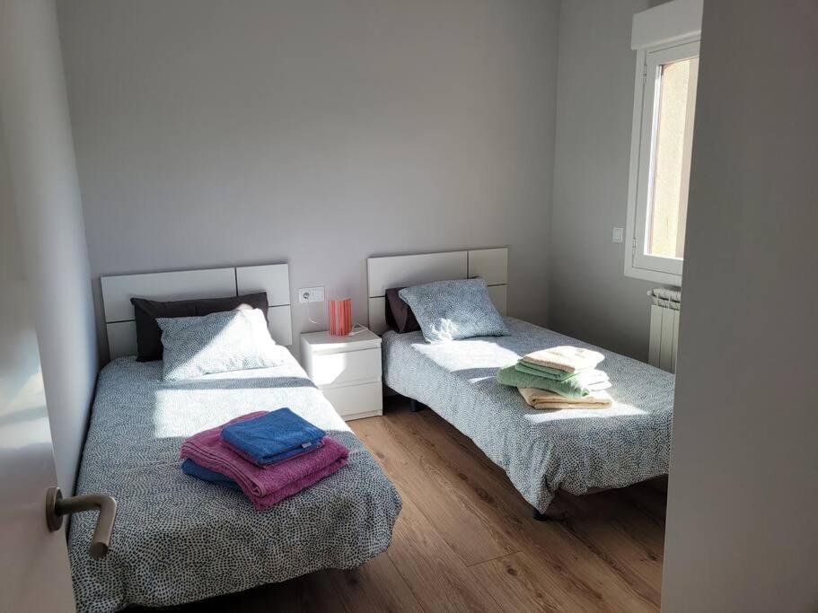Casa Julio, Bonita Casa Comoda Y Espaciosa, Totalmente Reformada Con Terraza Y Jardin Privado Riezu ภายนอก รูปภาพ