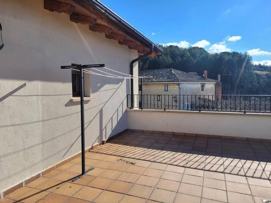 Casa Julio, Bonita Casa Comoda Y Espaciosa, Totalmente Reformada Con Terraza Y Jardin Privado Riezu ภายนอก รูปภาพ
