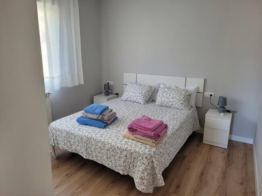 Casa Julio, Bonita Casa Comoda Y Espaciosa, Totalmente Reformada Con Terraza Y Jardin Privado Riezu ภายนอก รูปภาพ