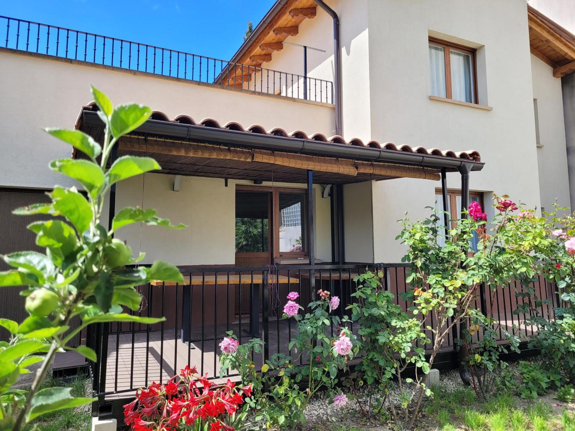 Casa Julio, Bonita Casa Comoda Y Espaciosa, Totalmente Reformada Con Terraza Y Jardin Privado Riezu ภายนอก รูปภาพ