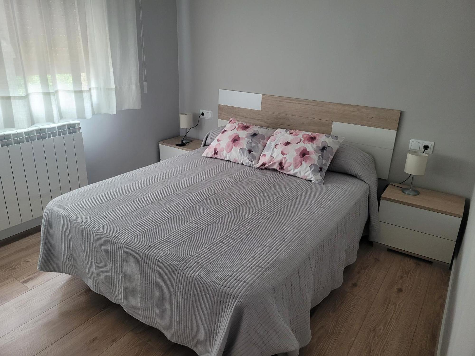Casa Julio, Bonita Casa Comoda Y Espaciosa, Totalmente Reformada Con Terraza Y Jardin Privado Riezu ภายนอก รูปภาพ